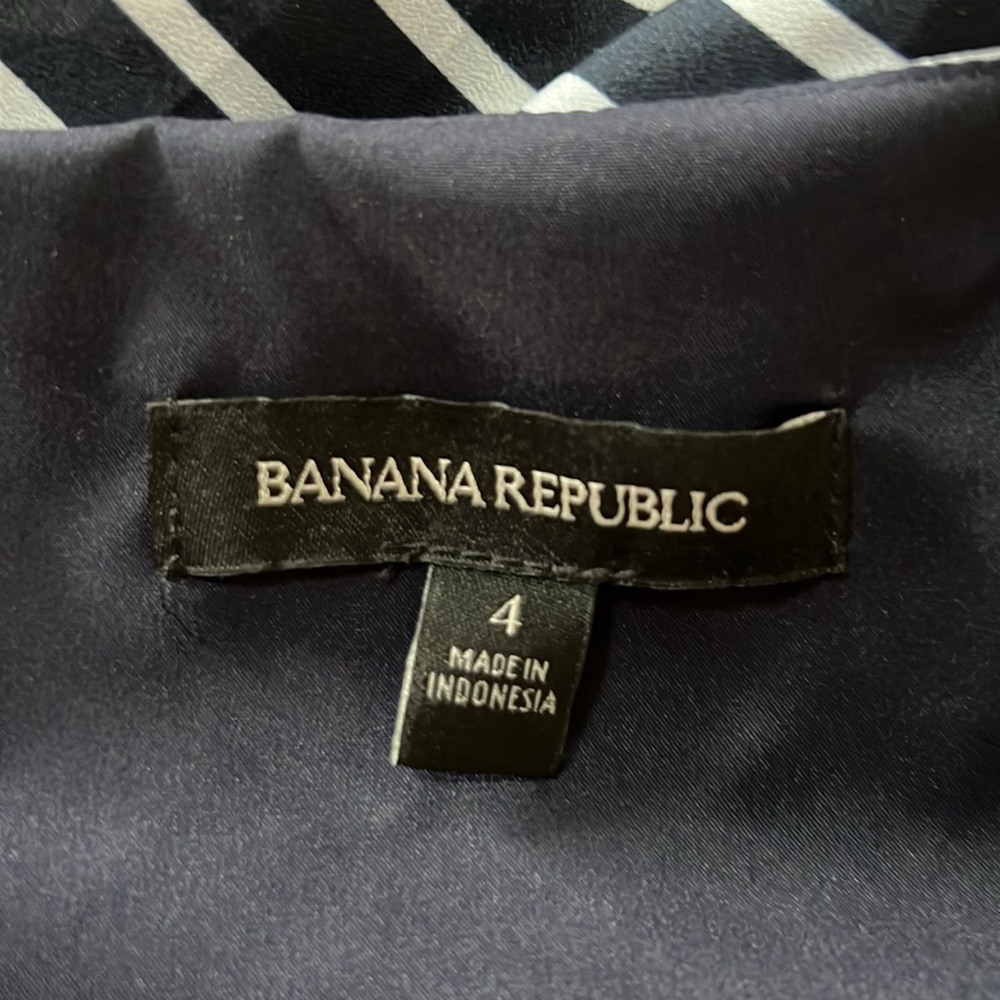 Banana Republic Hanker-chief Preppy Navy Dress, Size 4 - Picture 9 of 10